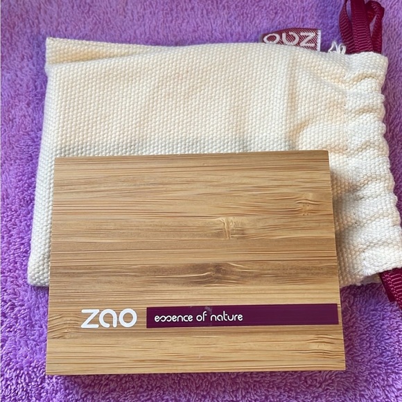 SOLD- Zao Eyeshadow Palette - Picture 2 of 2
